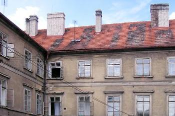 Nádvoří ( © Luděk Pitter 07/2004)