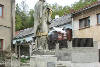 Socha sv. Jana Nepomuckého v Týnci nad Labem. (© Pavel Vítek 11/2023)