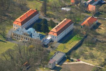 Zámek v Budenicích (© Pavel Vychodil a Ivo Horňák (pilot), 03/2008)