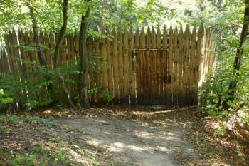 Staráky - vchod (© Jan Novák, 11/2006)