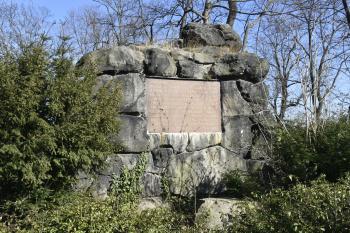 Zeyerův pomník-zadní strana (© Josef Pokorák  03/2022)