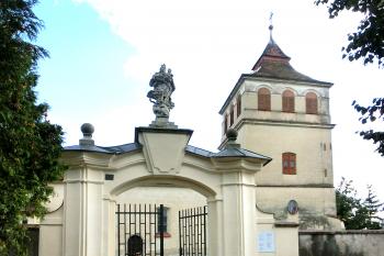 Kostel Zvěstování Panny Marie v Knířově, místní části Vysokého Mýta. (© Pavel Vítek 09/2023)