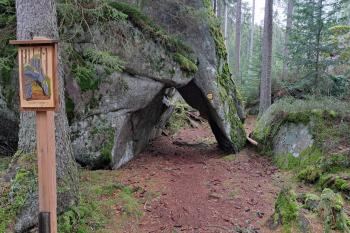 Skalní útvar - gotický portál. (© Zdeněk Peltan  03/2024)