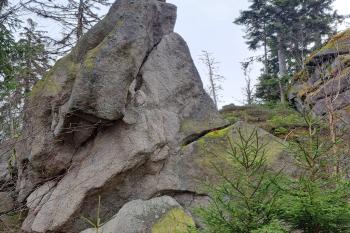 Skalní útvar - kaple. (© Zdeněk Peltan  03/2024)