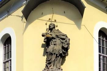 Socha sv. Jana Nepomuckého v Nových Dvorech u Kutné Hory. (© Pavel Vítek 11/2023)