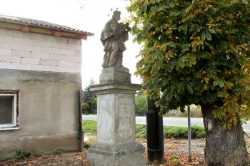 Socha sv. Jana Nepomuckého v Kobylnici v okrese Kutná Hora. (© Pavel Vítek 11/2023)
