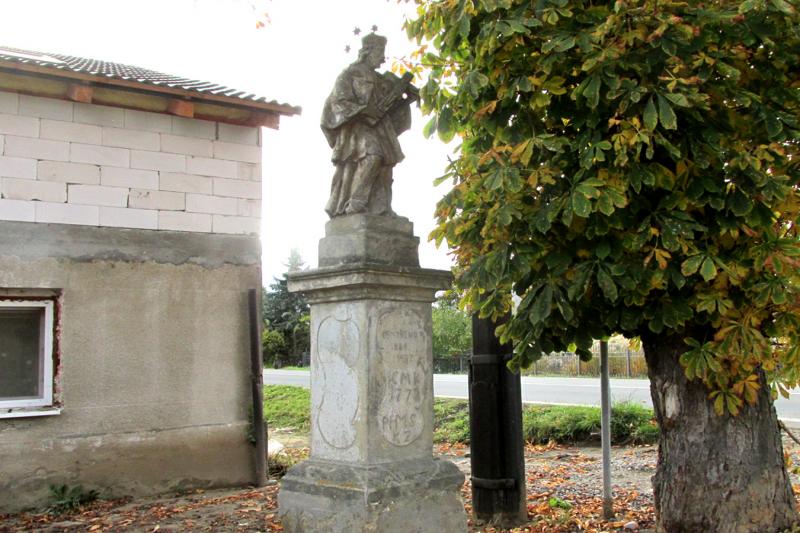 socha sv. Jana Nepomuckého socha sv. Jana Nepomuckého