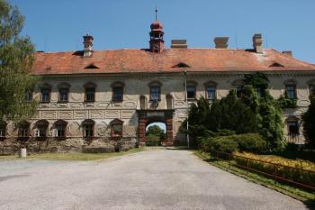 Rataje nad Sázavou - zámek. (© Josef Houdek, 07/2006)