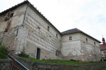Bývalý zámecký pivovar, později kino (© Ivan Grisa, 06/2008)