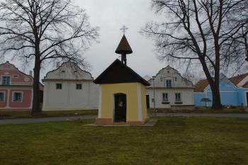 kaple sv. Jana Nepomuckého na návsi (© Jaroslav Špiroch  02/2024)