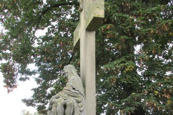 Sousoší Piety pod Křížem v Týnci nad Labem. (© Pavel Vítek 11/2023)