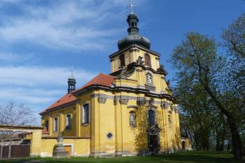 kostel sv. Petra a Pavla (© František Kinař, 04/2012)