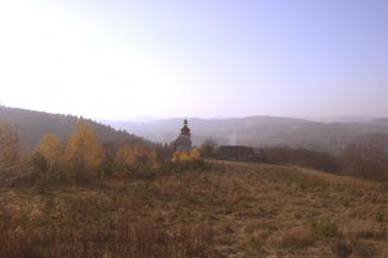 pohled přes hradiště na západ (2003 ©Jiří Marounek)