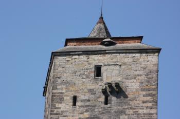 Horní část velké věže od východu ( © Ivan Grisa 04/2011)