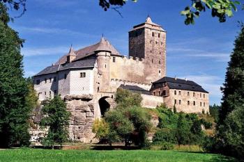 hrad od Plakánku (© Miroslav Rybáček 2003)