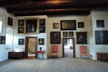 Hrad Kost - Vartemberský palác (© aleshwarrior, 04/2017)