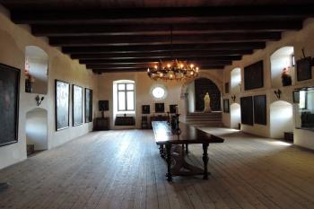 Hrad Kost - Vartemberský palác (© aleshwarrior, 04/2017)
