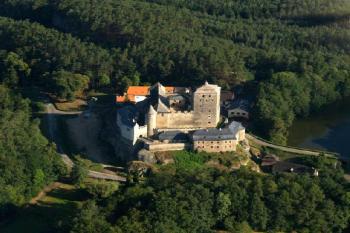 Kost - Letecký snímek ( © Radovan Smokoň 08/2006)