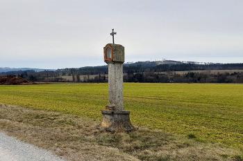 Boží muka u Hradišťka, místní části Veltrub v okrese Kolín. (© Pavel Vítek 11/2023)