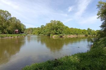 pohled ze Slovenska, uprostřed Česko a vlevo Rakousko (© Yarda Domin  05/2024)
