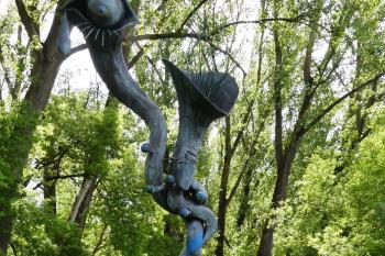 skulptura na slovenské straně - Lubo Kristek 