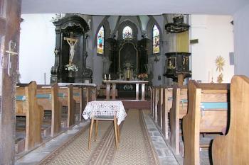 Interiér kostela ( © Roman Řezáč 07/2004)