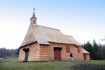 kostelík sv. Antonína na Prašivé od severozápadu ( © Jan P. Štěpánek 05/2008)