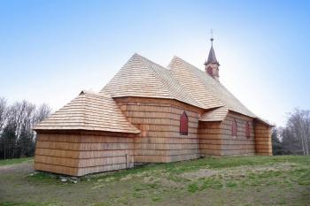 kostel sv. Antonína od jihovýchodu ( © Jan P. Štěpánek 05/2008)