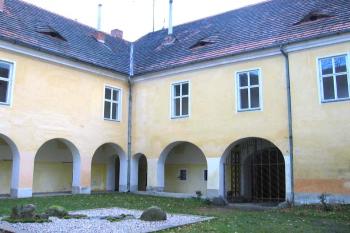Merklínský zámek ( © Pavel Vítek 11/2006)