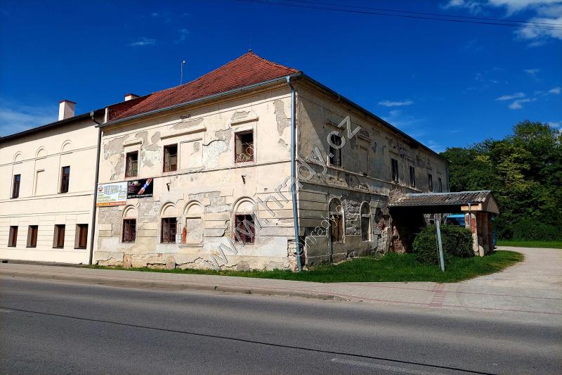 Ostratice - Barokový kaštieľ