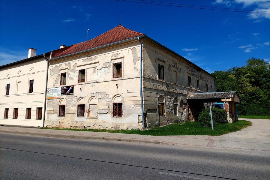 Ostratice - Barokový kaštieľ