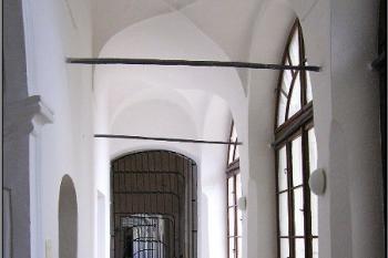arkádová chodba v patře vnitřního zámku ( © Jan P. Štěpánek 2005)