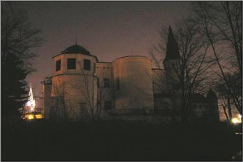 Nočni partie zámku ( © Jan P. Štěpánek 2005)