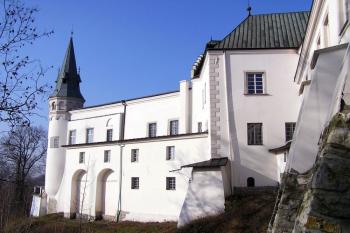 Východní fronta zadního zámku (hradu) ( © Jan P. Štěpánek 02/2007)