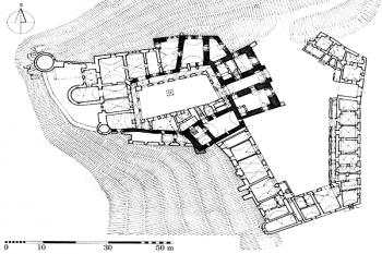 půdorys s vyznačením středověkých fází ( © Hrady českého Slezska, Arch. ústav AV ČR, Brno 2000)