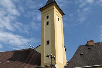 hláska na rozhraní hradu a zámku ( © Jan P. Štěpánek 05/2013)