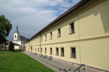 hlavní průčelí zámku ( © Jan P. Štěpánek 05/2013)