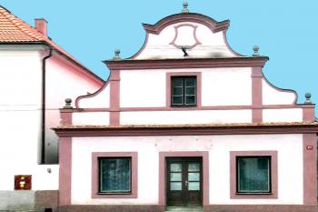 Městský dům č. 63 ve Žlebech u Čáslavi. (© Pavel Vítek 11/2023)