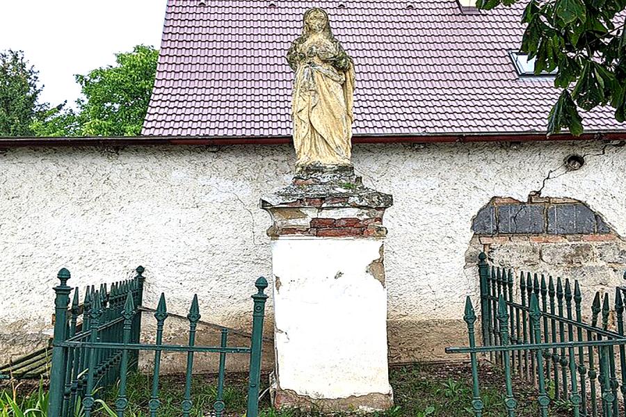 socha Neposkvrněného srdce Panny Marie