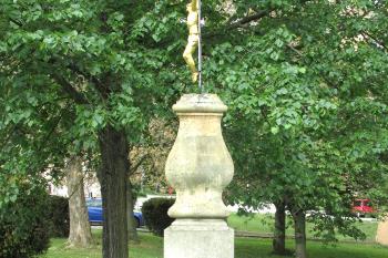 Pamětní kříž rychtáře Slabého v Kralupech nad Vltavou. (© Pavel Vítek  05/2024)