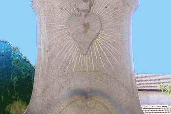 Sloup Kalvárie v Českých Heřmanicích u Ústí nad Orlicí. (© Pavel Vítek 09/2023)