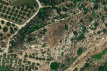 areál hradu (© https://mapy.com/cs/letecka)