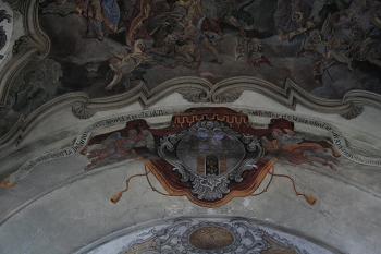 Městský znak Stříbra nad vítězným obloukem (© Ivan Grisa, 08/2008)