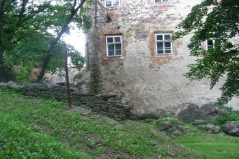 sev.strana zámku (© D Dohňanský, 10/2014)
