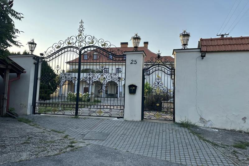 Devín - Veľký kaštieľ Devín - Veľký kaštieľ
