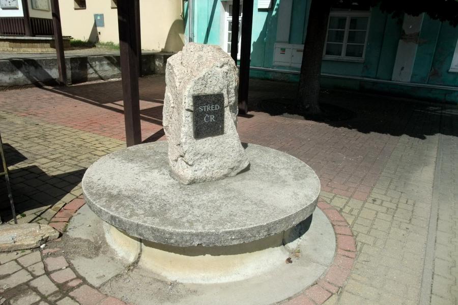 památník geografického středu ČR