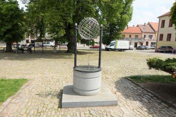 památník astronomického středu Evropy (© B. Stejskalová  05/2023)