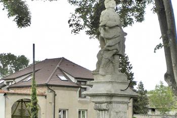 Socha sv. Donáta v Chotusicích u Čáslavi. (© Pavel Vítek 10/2023)