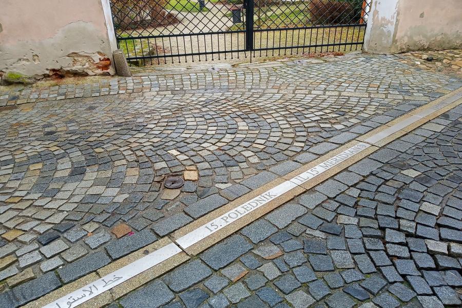 památník 15. poledníku