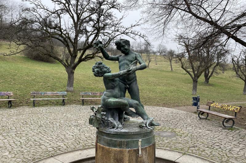 fontána Hrající si děti fontána Hrající si děti